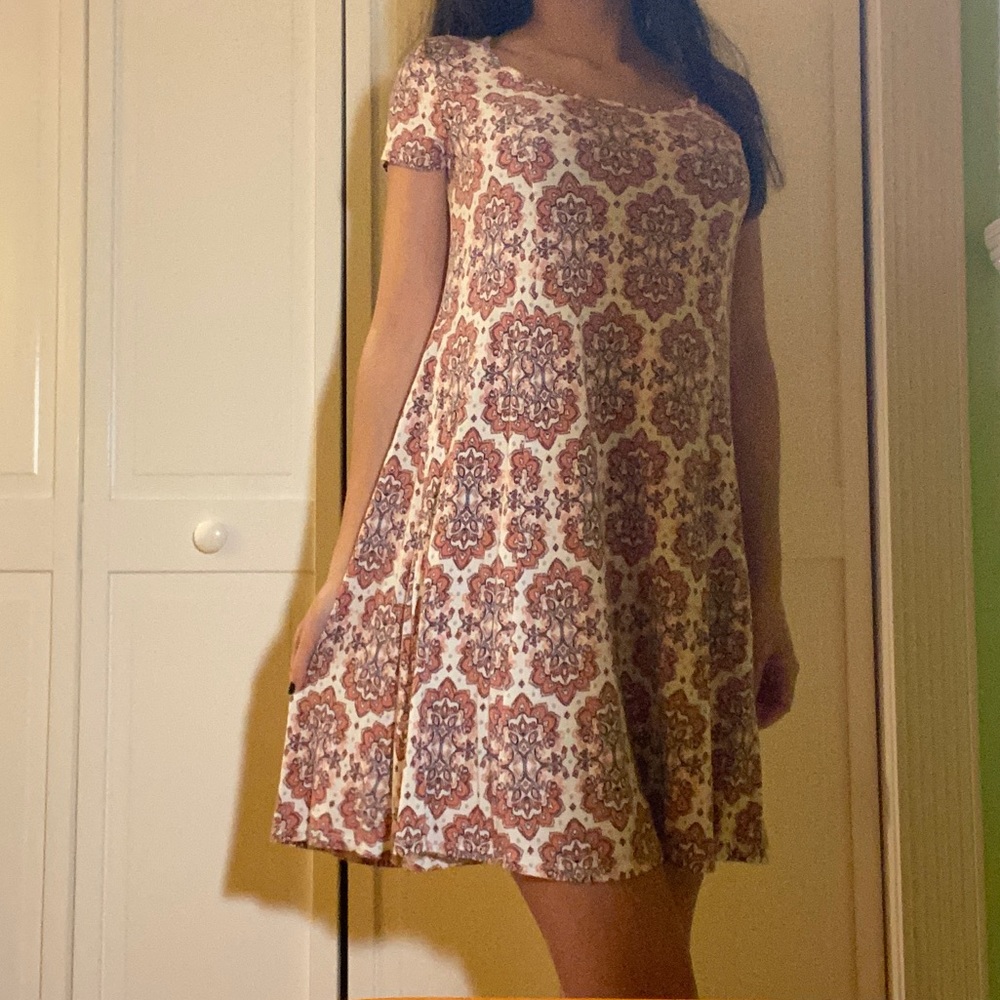 Flowy Floral Pattern Mini-Dress